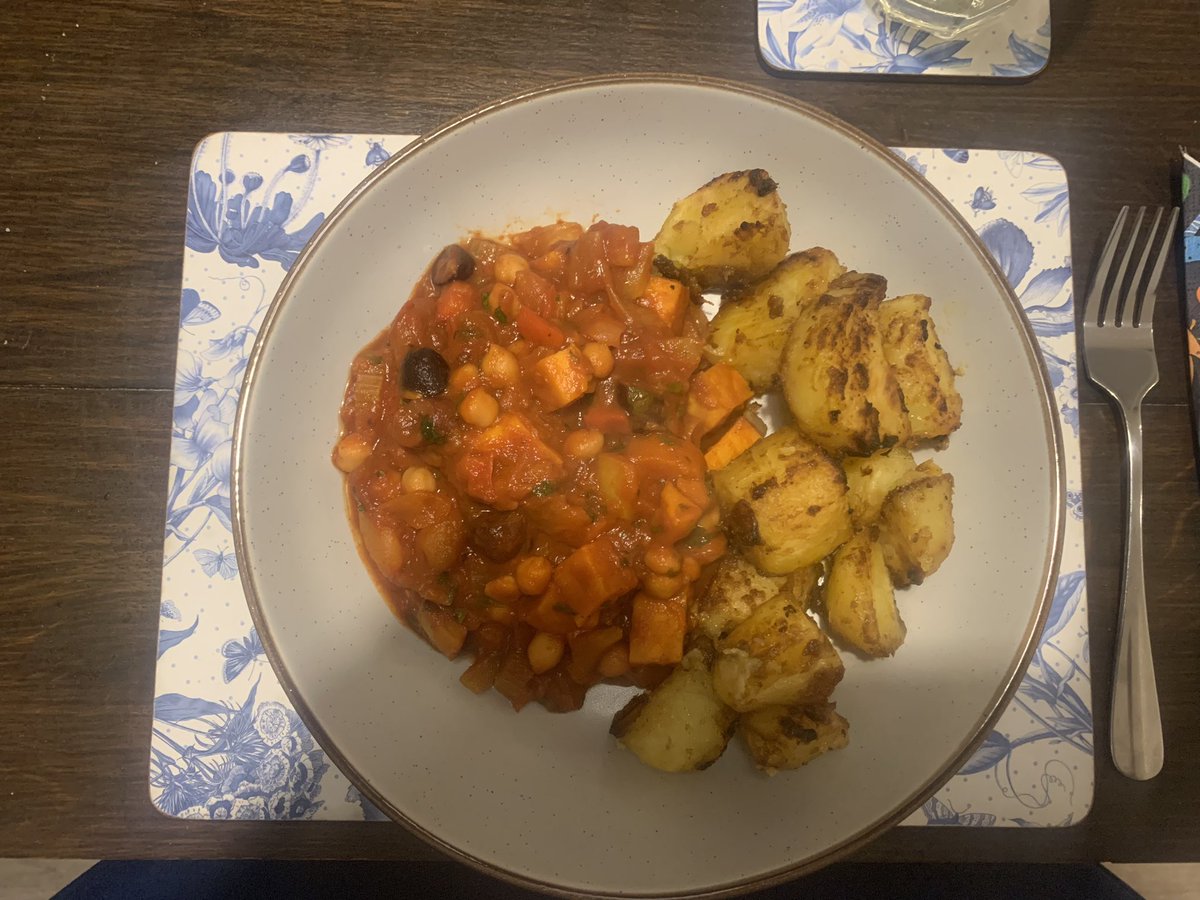 Moroccan stew with Moroccan roast potatoes #vegan #veganforife #forevervegan