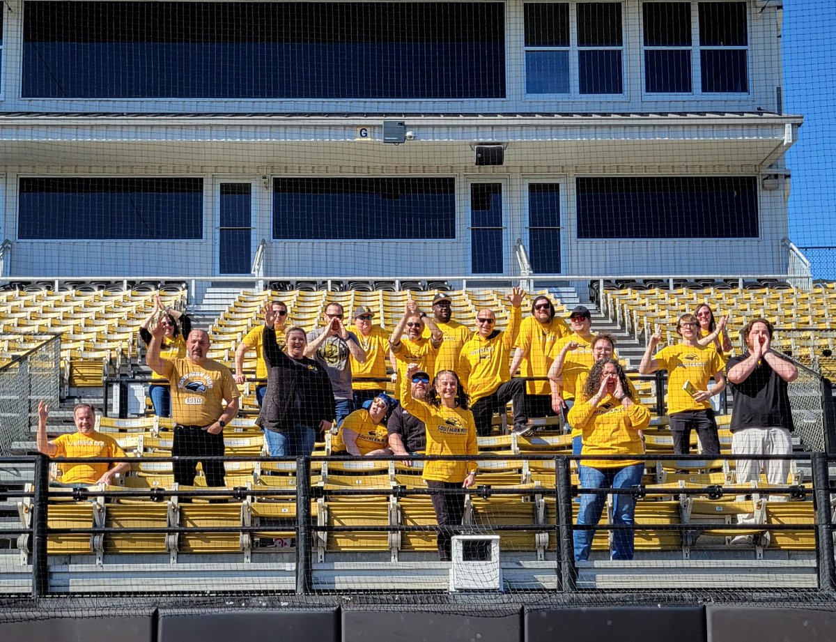 Even for Away games, @usmitech is cheering for @southernmissbsb!!! #smttt🖤💛

Beat Georgia State this weekend!