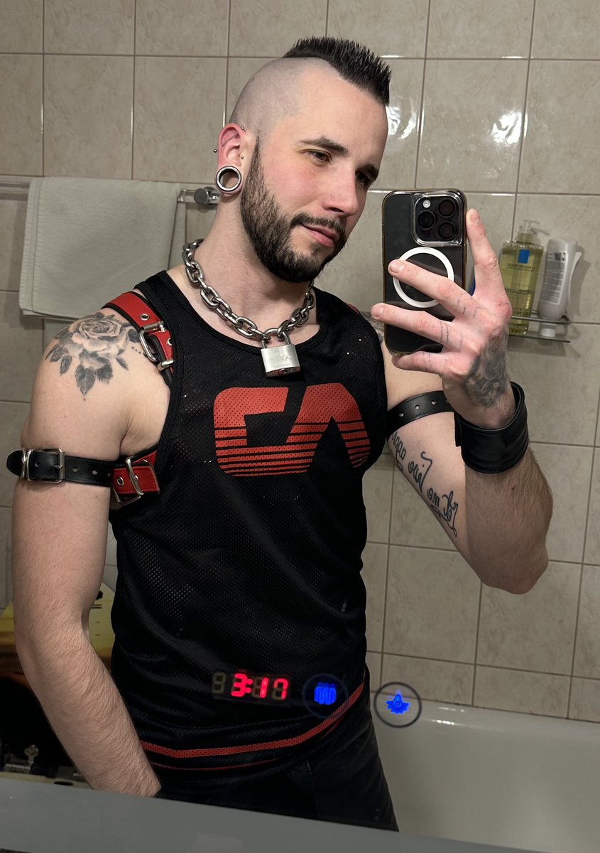 Hungarian Fetishmodel #gay #tattoos #piercings #fetish #leather #harness #model #fetishmodel