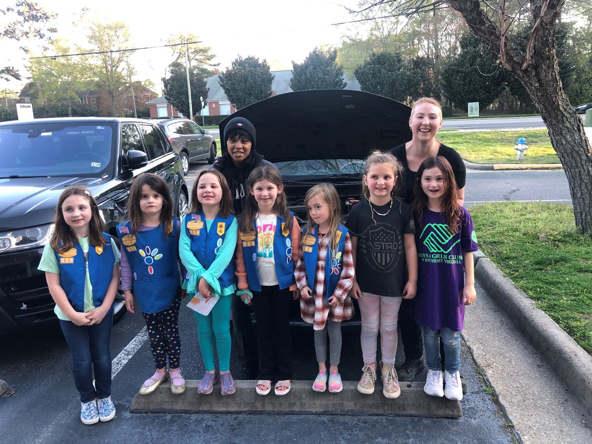 Revving up with Troop 306! 🚗💨 Girl Scout Daisies are earning their stripes in Automotive Engineering, guided by Ashlee Goodman, a trailblazing Girl Scout alum and the first African American diesel mechanic to join Chesapeake Government's Fleet Maintenance division. 📸:@gsccc