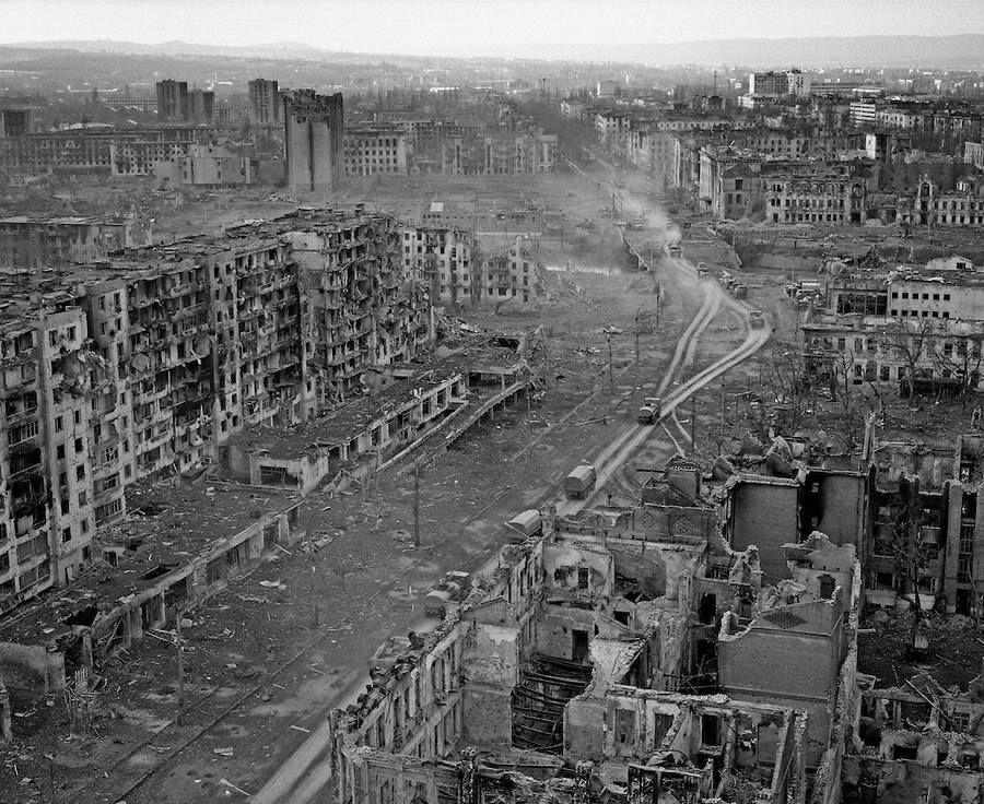 This is Grozny, Chechnya, in 1995. Unable to break the Chechen resistance on the battlefield, russians almost destroyed the city, killing thousands of their own civilians (compare this to the russian fakes about Ukraine destroying Donbas since 2014). 

This is what a city without…