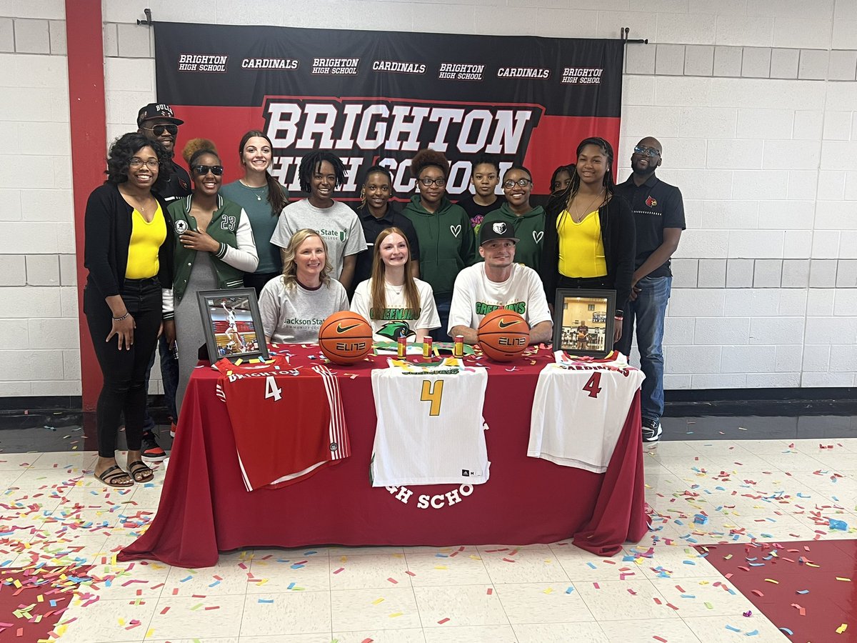 Congratulations go out to Mariah Koss, who signed a basketball scholarship today with @greenjaysports! We know you’ll do great things at Jackson State, Mariah! We’re so proud of you! #allcardinalsalways #bestyearever #togetherwecandomore #berelentless #bekind 💚💛🏀