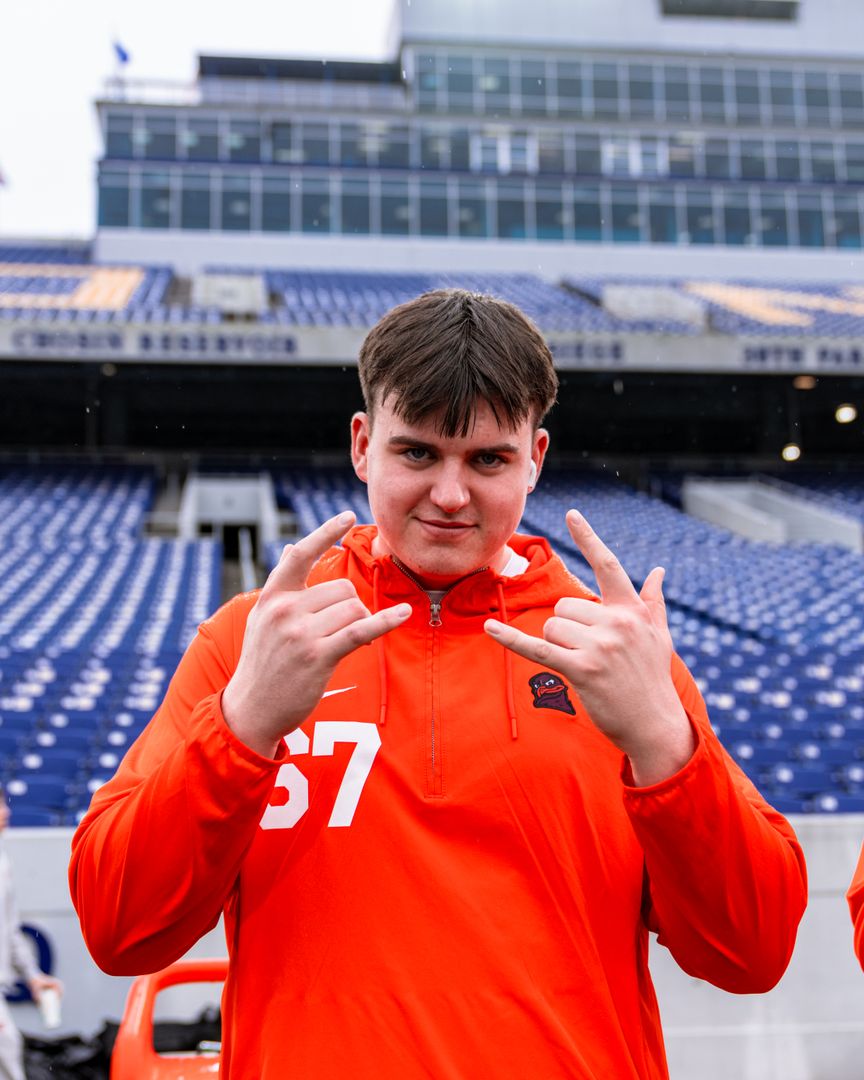 Happy birthday S/O to offensive lineman Hannes Hammer! (<a href="/_HannesHammer/">Hannes Hammer</a> ) 🎉