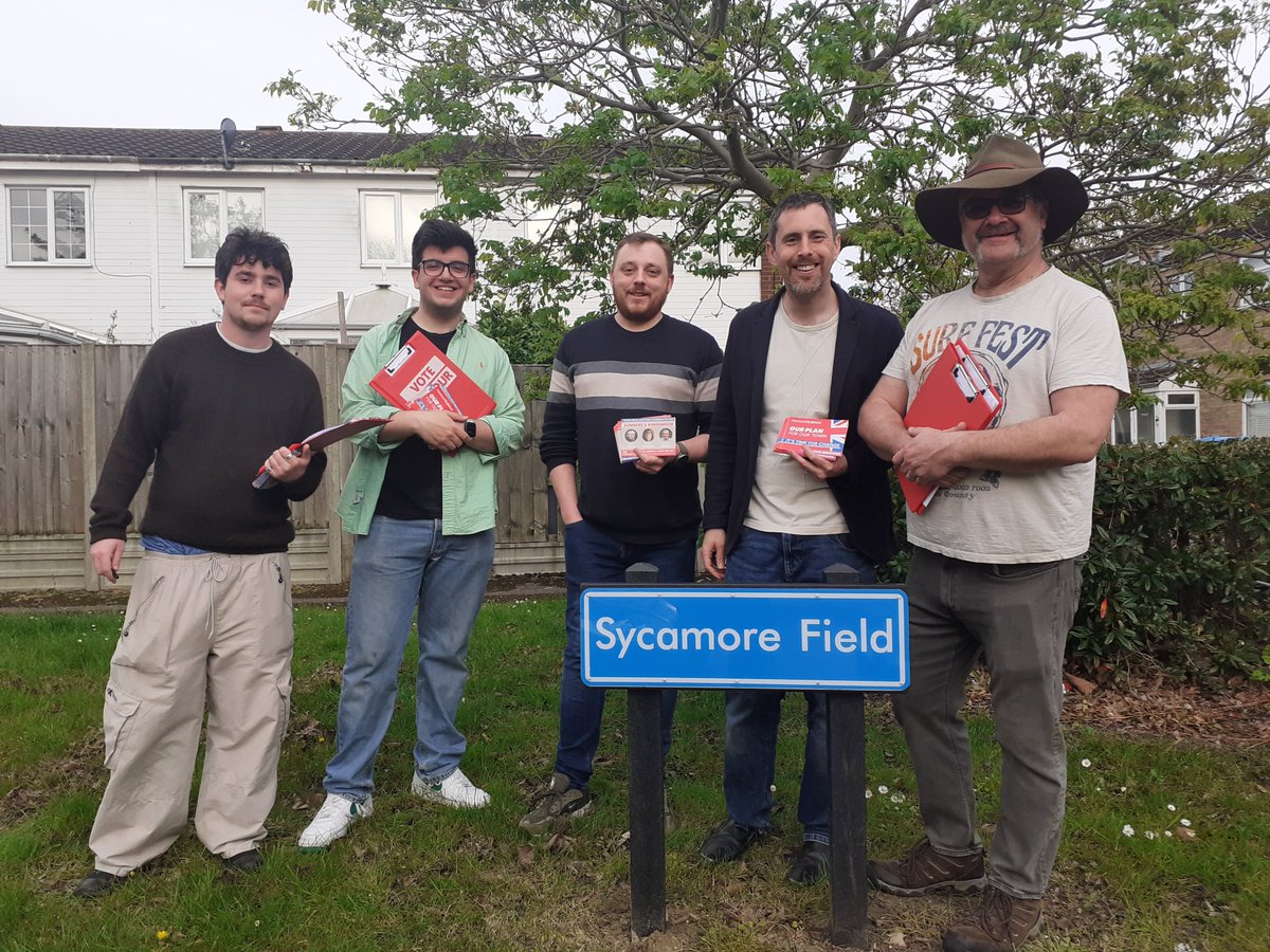 Back out listening to residents in #Harlow today. Great to speak to so many people voting Labour in the 2nd of May! @harlowlabour @JamesGriggs512 @AlexJKyriacou @AidenODell #Labourdoorstep