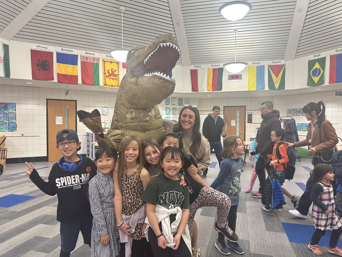 So proud of my students! They rocked presenting to their parents! 🤍shout out to Mrs. Pierce for wearing the Dino outfit! The kids loved it! <a href="/NoviParkview/">Parkview Elementary</a>