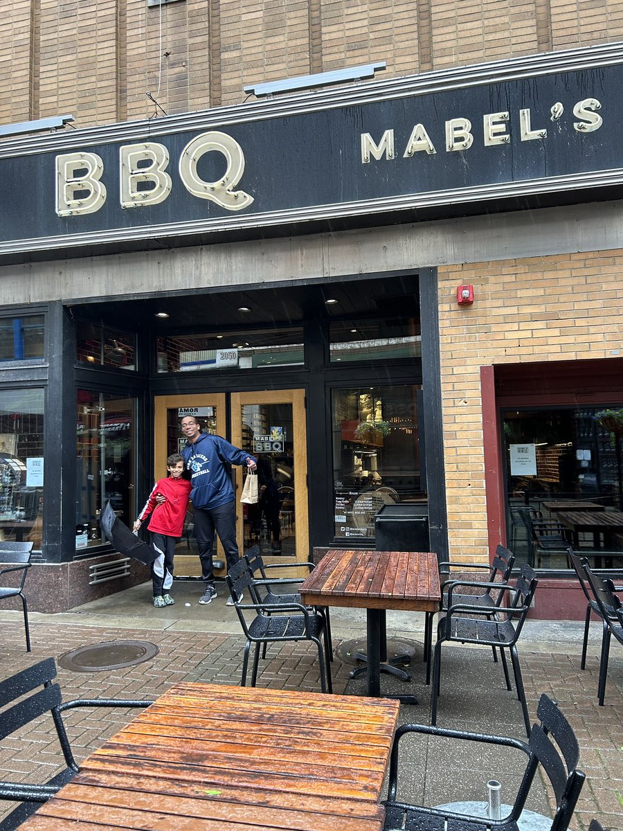 tlott3421's tweet photo. @chefsymon we came looking for you today!  We didn’t see you but I’ve eaten at a few DDD bbq spots and your ribs were the absolute best! https://t.co/nOoPmNfFPv