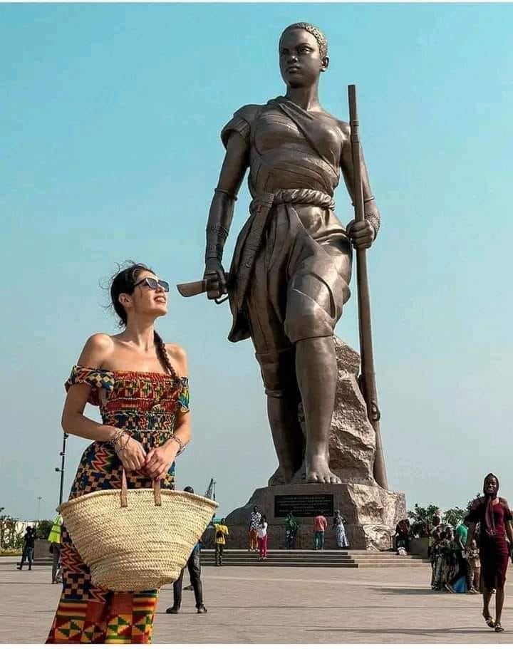 This is the 2nd tallest statue in Africa, the 'Amazon Statue' at 30 meters high, the Woman King, located in the city of Cotonou, Benin 🇧🇯

Your comments on this ...