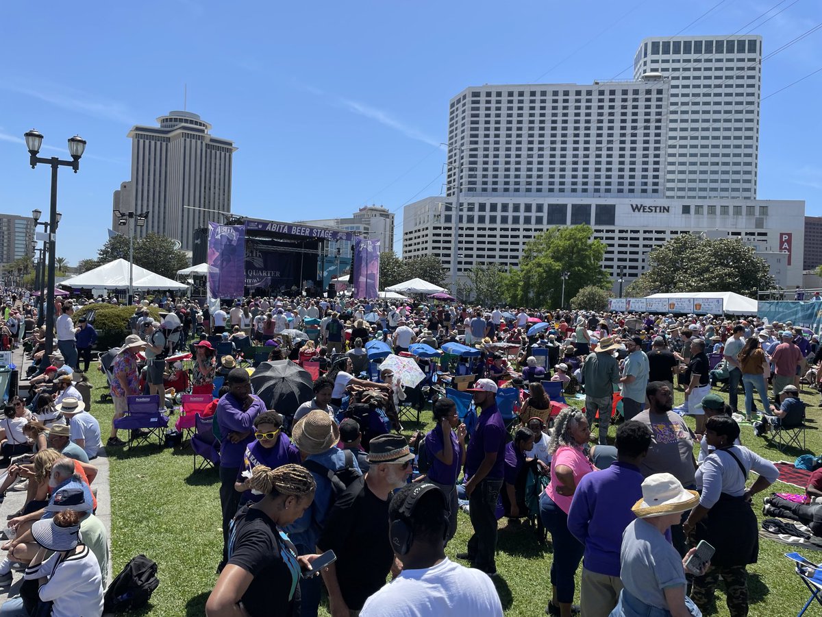 Yes, there are a LOT more people ⁦@FQFestNOLA⁩ today