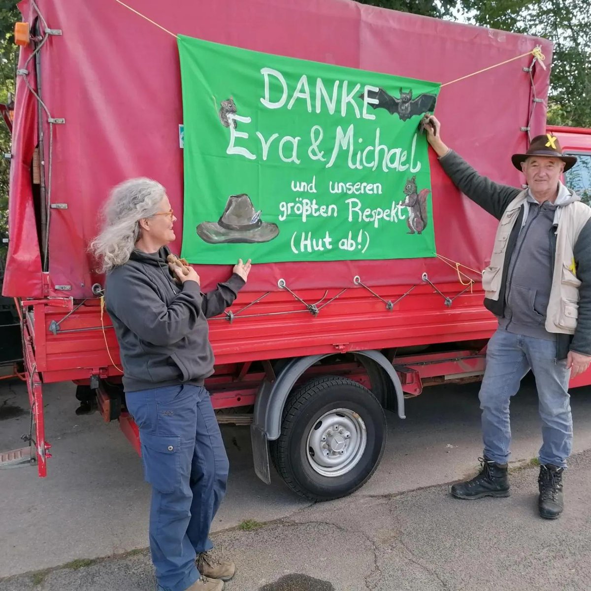 🌳🦇🌳🦉🌿
Am Sonntag, 28. April laden Michael Zobel, Eva Töller und viele Freund*innen
zum Waldspaziergang am Hambacher Wald, genau 10 Jahre nach dem ersten Spaziergang 2014 ein. 🌳🐿️🌳