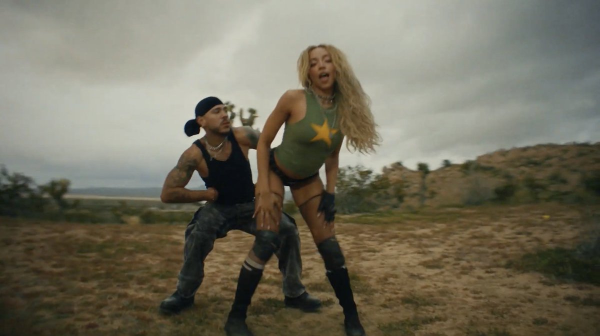 All I need to say about this new @Tinashe video for 'Nasty' is... 4+4=? 😙🌟