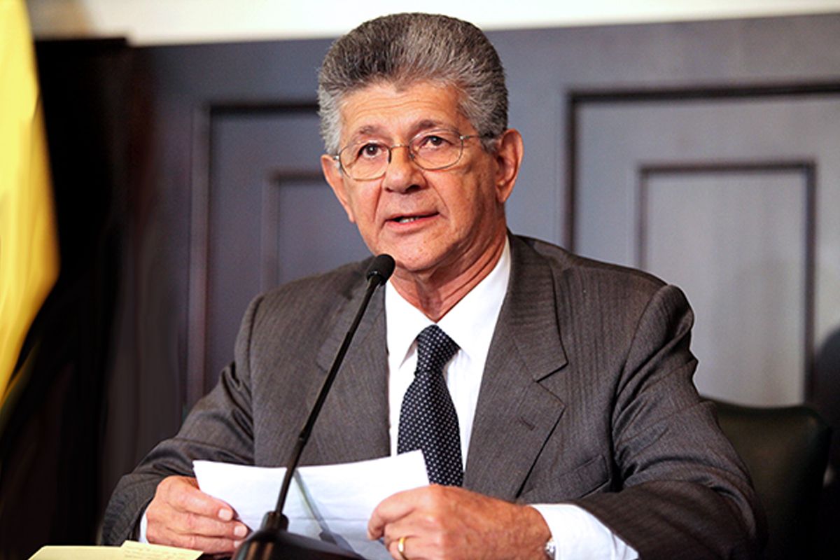 polianalitica's tweet photo. ⚪️ Henry Ramos Allup aseguró que Tareck El Aissami ideó la judicialización de Copei, Acción Democrática, Primero Justicia y Voluntad Popular.

🗣️ En cada uno de los casos pagó los sobornos a los alacranes respectivos. Seguramente por esos delitos no lo imputarán, dijo. https://t.co/tIj3KmGrph
