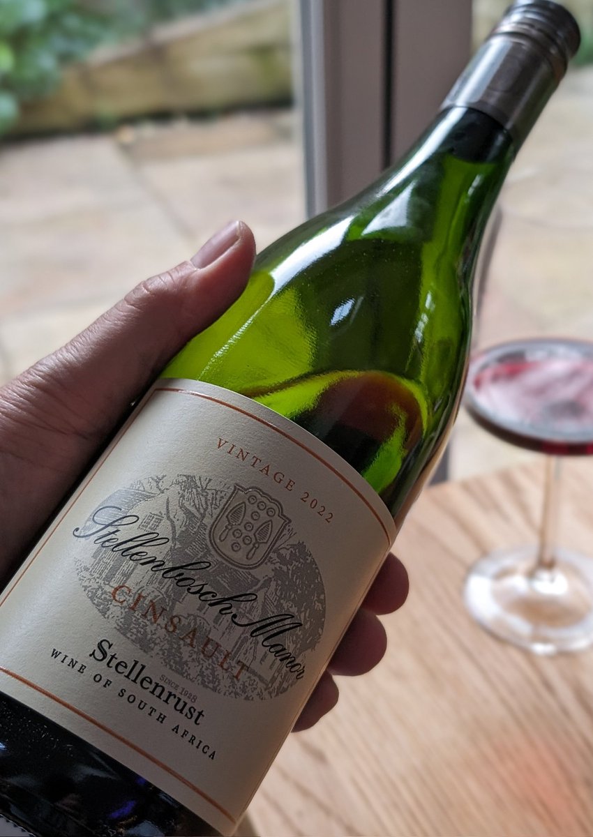 nmtownsend's tweet image. 🍷 Happy Friday ! Wine time!