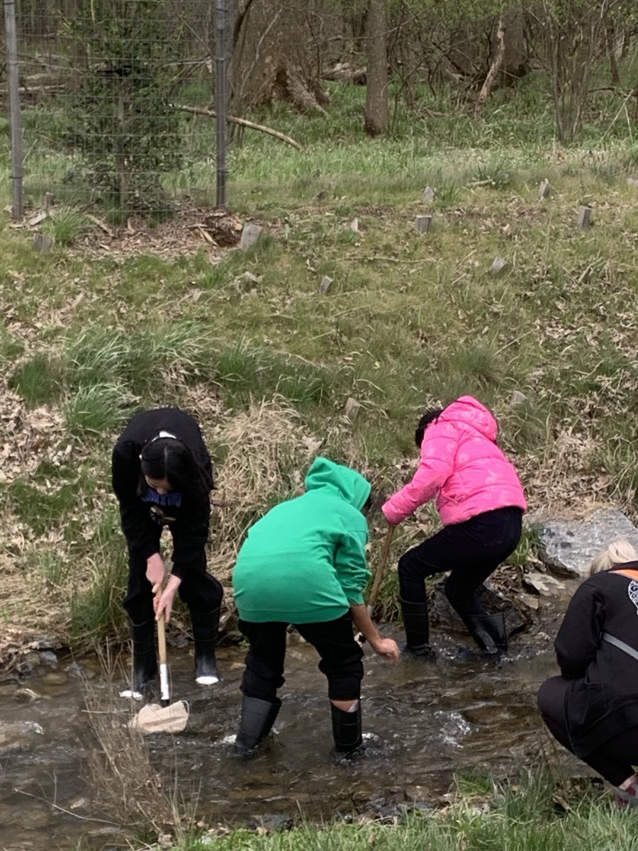ttarrcarter16's tweet photo. 6th grade CALP ML’s got to experience outdoor school!! Thank you FCPS outdoor school teachers! https://t.co/kv4S4dGcJY