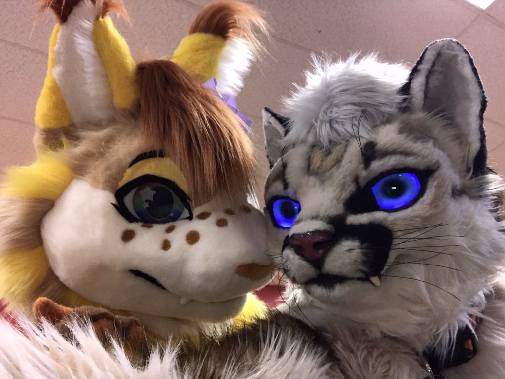 #FursuitFriday with @DelrinTheWolf