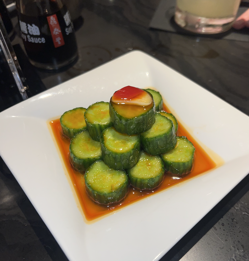 CrazeEats's tweet photo. The cucumber salad from @dintaifungusa was absolutely incredible. It totally deserves the hype #dintaifung #LA #SyracuseUniversity #Foodie https://t.co/TyM8Wz609k