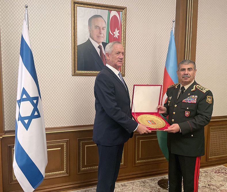 🚨 BREAKING NEWS 🚨
The Defence minister of Israel 🇮🇱 (Yoav Gallant) during a call with the defence minister of azerbaijan 🇦🇿 (Hasanov Zakir) earlier today has advised his counterpart that if Iran 🇮🇷 attacks 🇮🇱 azerbaijan must open a 2nd front against Iran 🇮🇷

Source: @Caliberaz