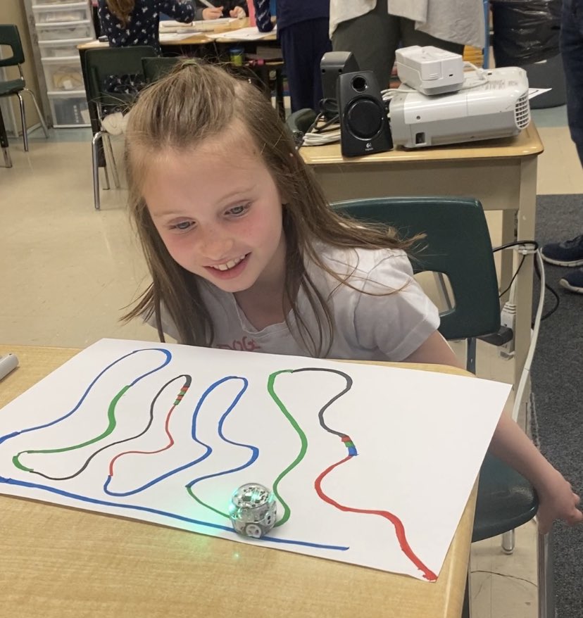 MmeChaouali's tweet photo. Thank you @CraigGuthrie4 for teaching us how to use the Ozobots. We had so much fun @Glade_Gators @MsAwender https://t.co/UKlz1rAtqo