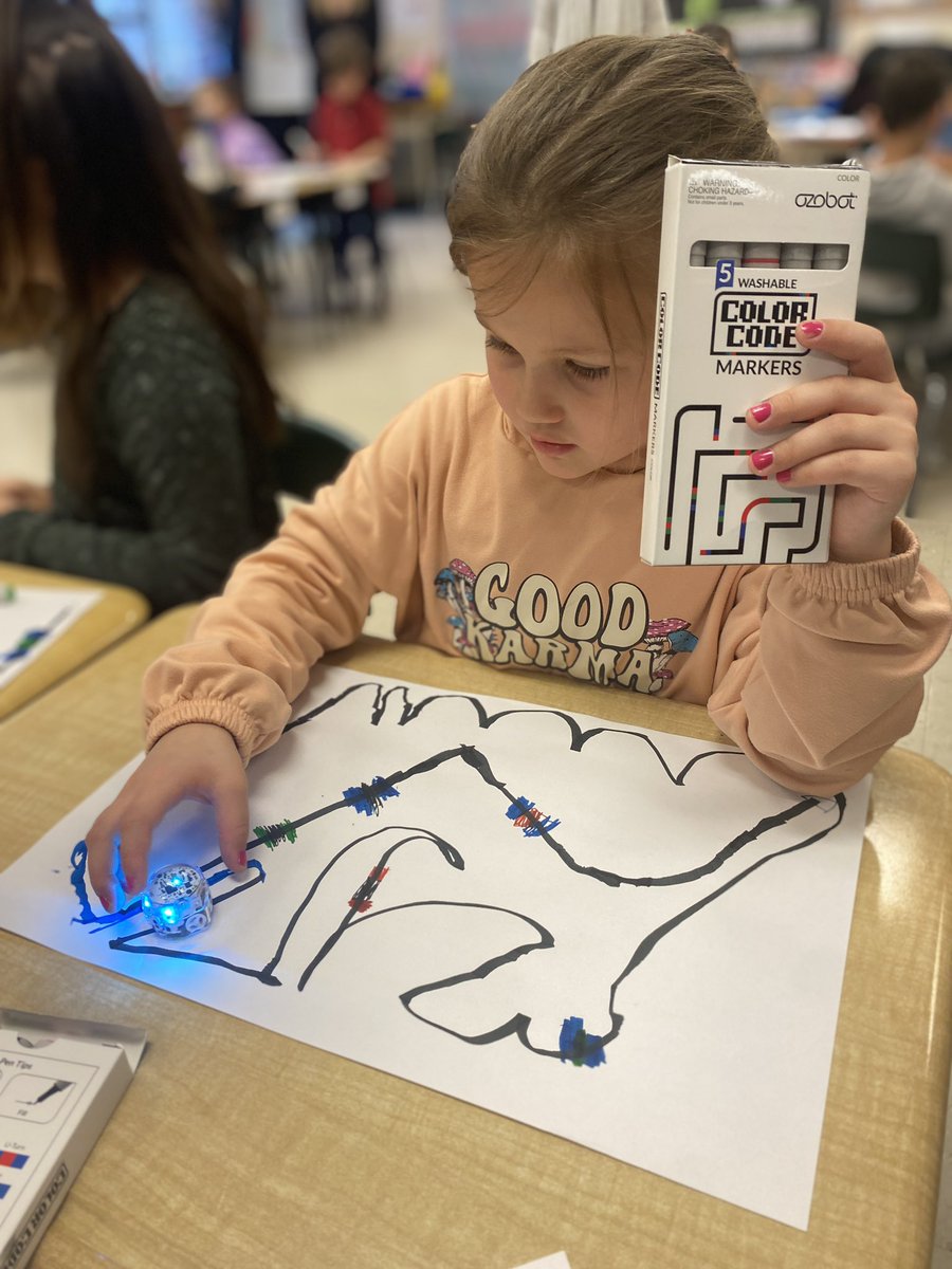 MmeChaouali's tweet photo. Thank you @CraigGuthrie4 for teaching us how to use the Ozobots. We had so much fun @Glade_Gators @MsAwender https://t.co/UKlz1rAtqo