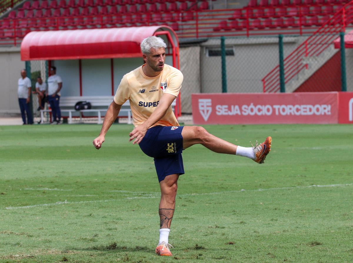 Mais 📸 da nossa preparação para a estreia no @Brasileirao! 🏟️ Adquira seu ingresso para o duelo com o Fortaleza neste sábado, às 21h, no #MorumBIS > spfcticket.net #VamosSãoPaulo 🇾🇪