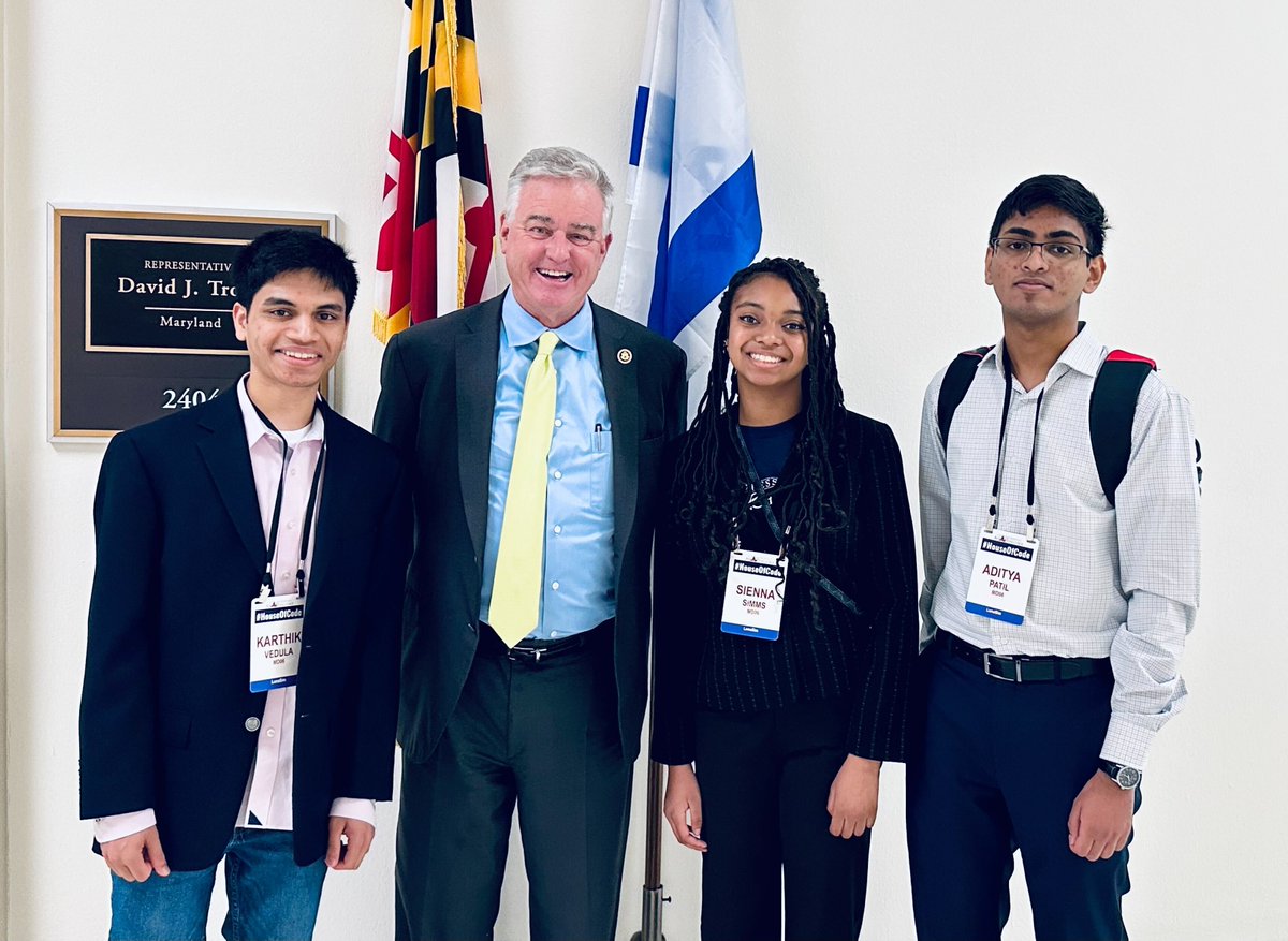 It was great to meet some of the 2023 Congressional App Challenge Winners from Maryland this week! Hailing from @PHSFalcons18, their dedication to technological advancement embodies our community's innovation spirit. It's inspiring to see young minds solving local problems.