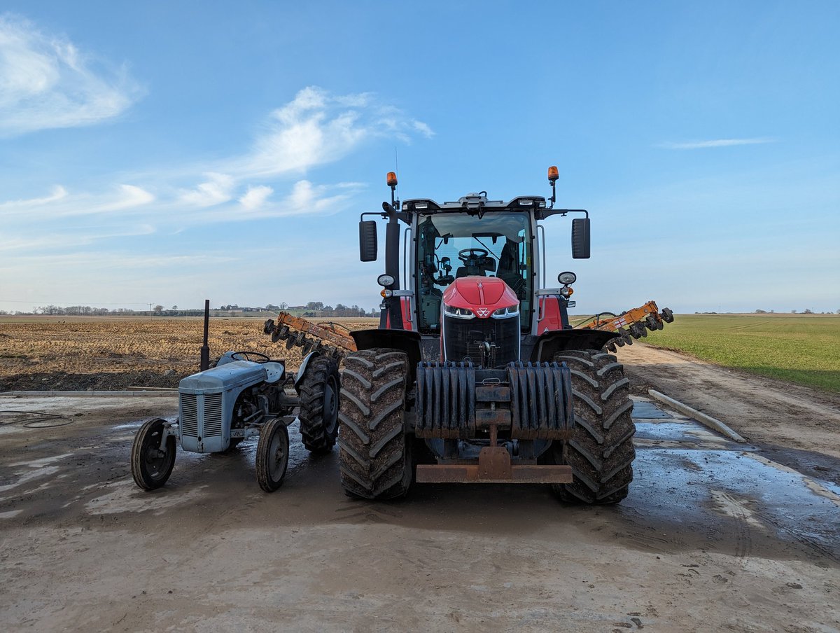 Mark Vickers tweet media