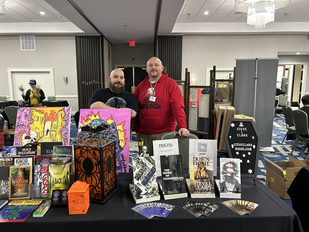 Ready to roll at #scaresthatcare Authorcon 3 with my bud @Matt_Wildasin