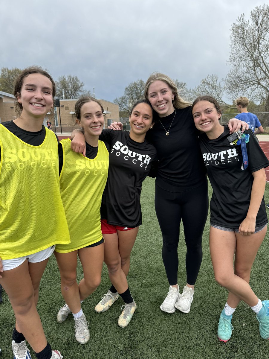 SMS Boys & Girls Soccer tweet media