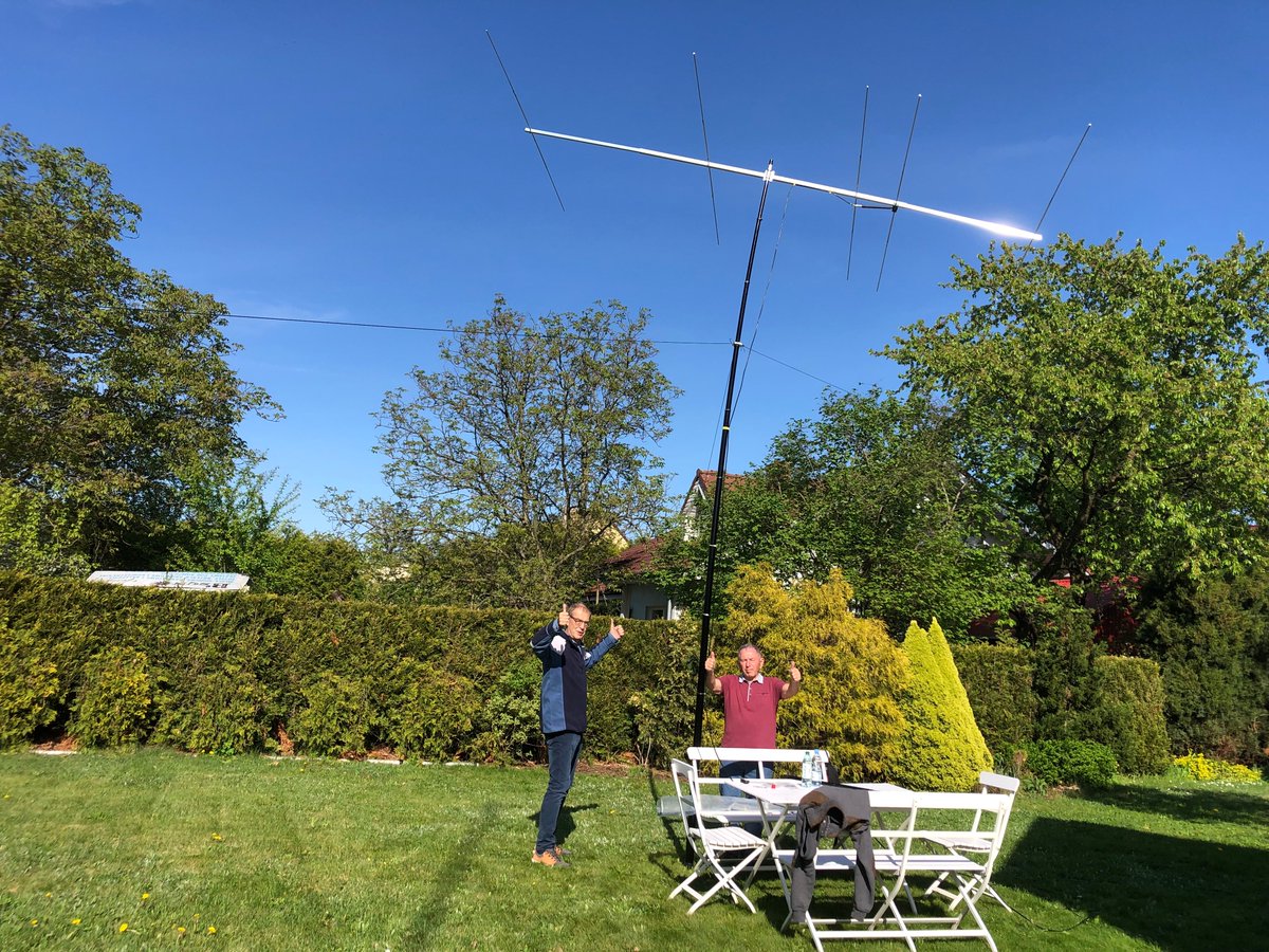 Leszek SP6CIK(R) and Janusz SP9FIH(L) testing #50MHz YU7EF #RNZ_LAB compact Yagi just before leaving to 🇧🇹Bhutan for A51P & A51CI Dx-pedition. 
DX-ped starts soon. GL guys! 
@Six_Addict @SixMeterFunCLUB @sp5xmu @DX_World