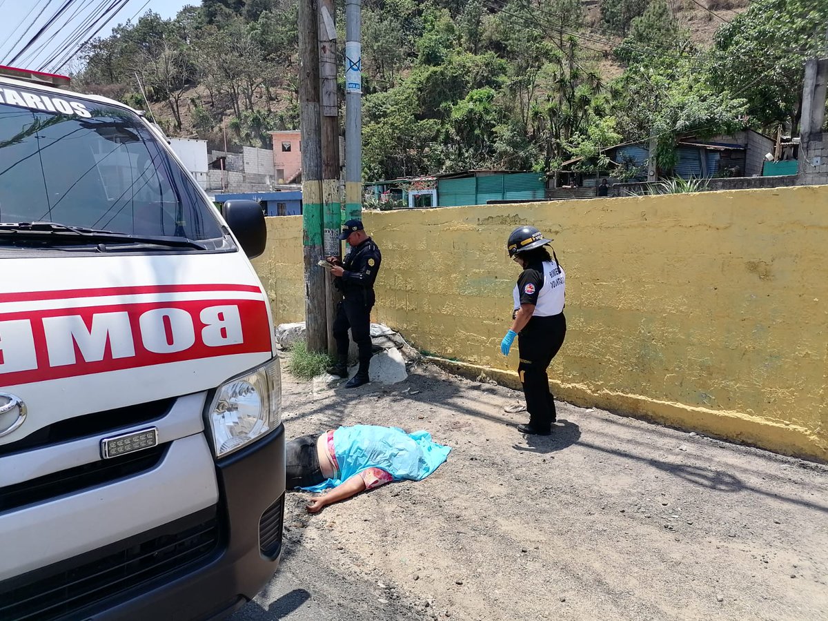 #fallecida una mujer de 29 años de edad pierde la vida luego de ser atropellada en Santa Inés Petapa en la Ruta de San Miguel Petapa a Villa Canales. Familiares indican que retornaba de hacer compras en un mercado cuando fue atropellada.