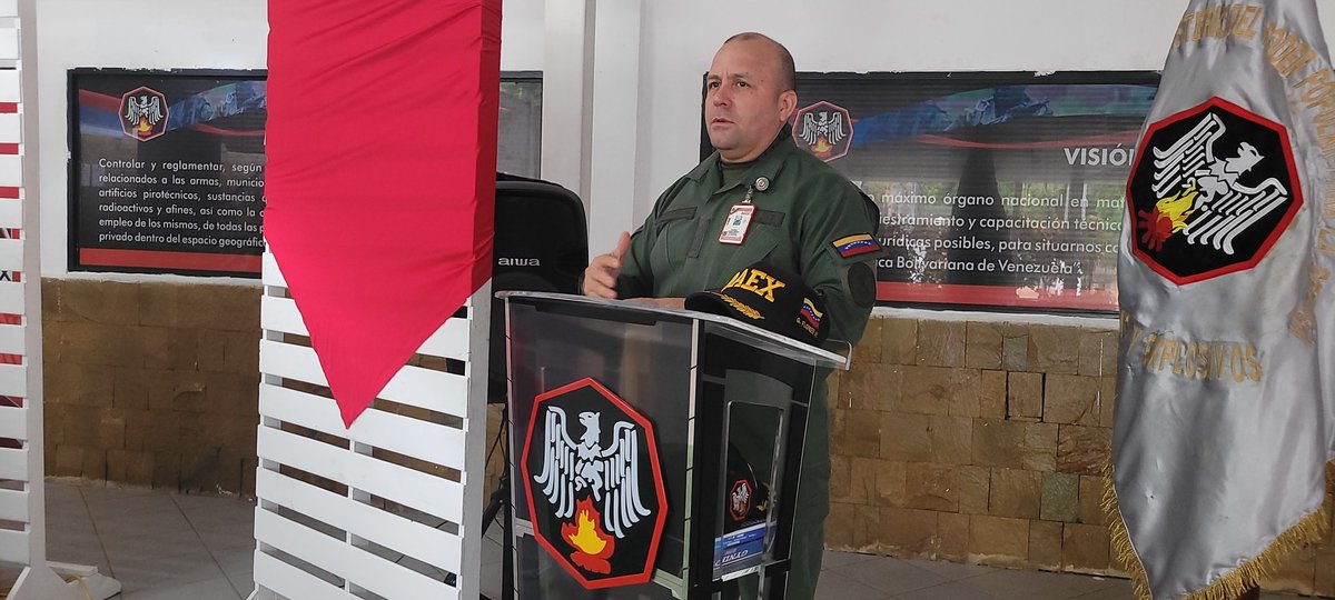 daex_ve's tweet photo. #12Abr|| El GD Jesús Carrera Mora, Director General desde la sede de la #DAEX, realizó Debate Revolucionario de la #FANB y análisis de los 18 puntos del comunicado emitido por el Estado venezolano en Defensa de la Guayana Esequiba
#ElEsequiboEsNuestro #VenezuelaValiente #12Abril https://t.co/osil4cE5lW