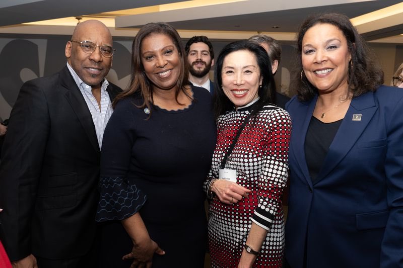 SAGAFTRANY's tweet photo. #RockTheCity (2/2)
📸 Derek French | Shutterstock for SAG-AFTRA https://t.co/eWDCVJJ59I