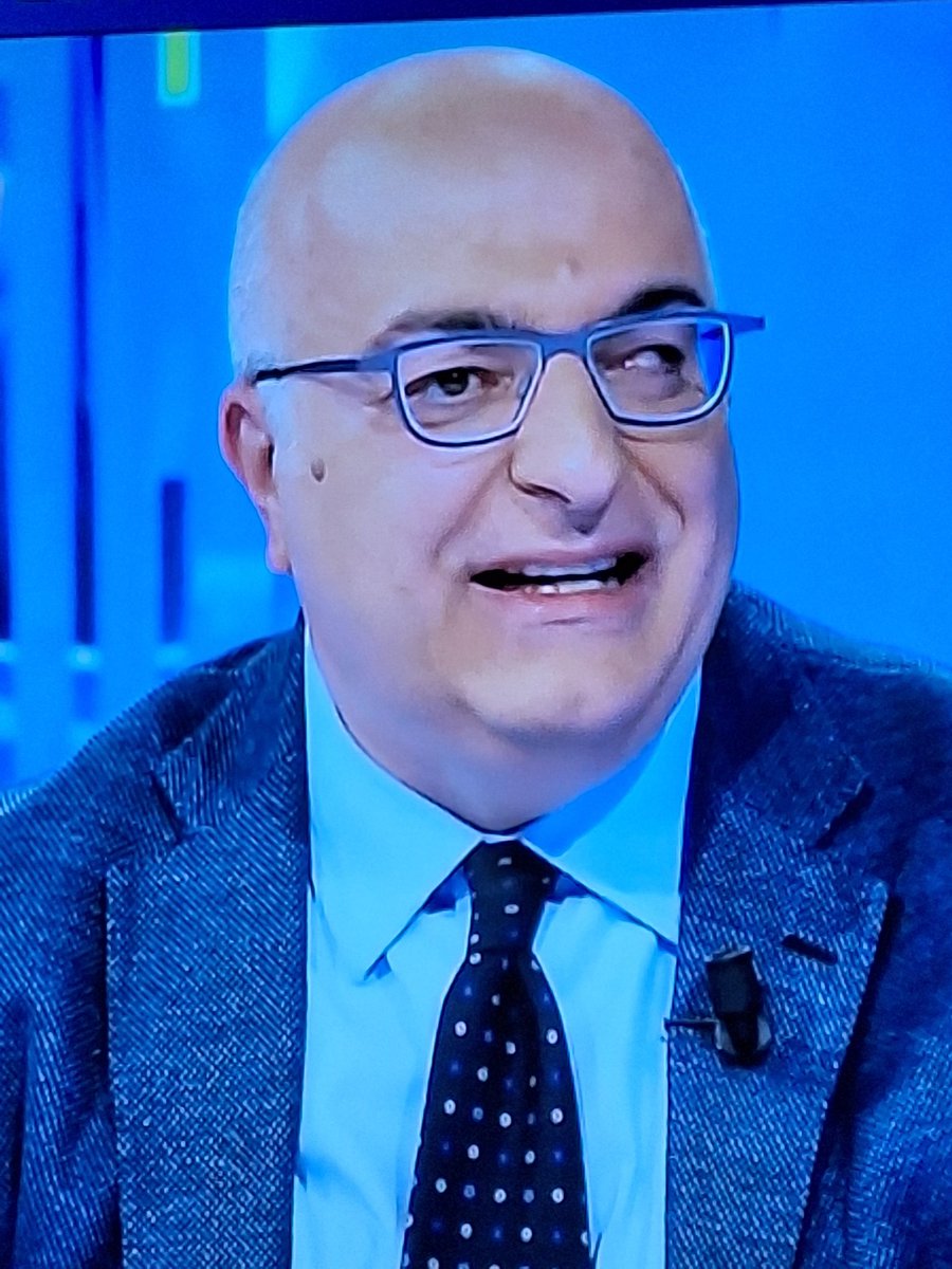 Ma questo fascista faccia di merda ce lo dobbiamo sorbire tutte le sere? #ottoemezzo #sechi