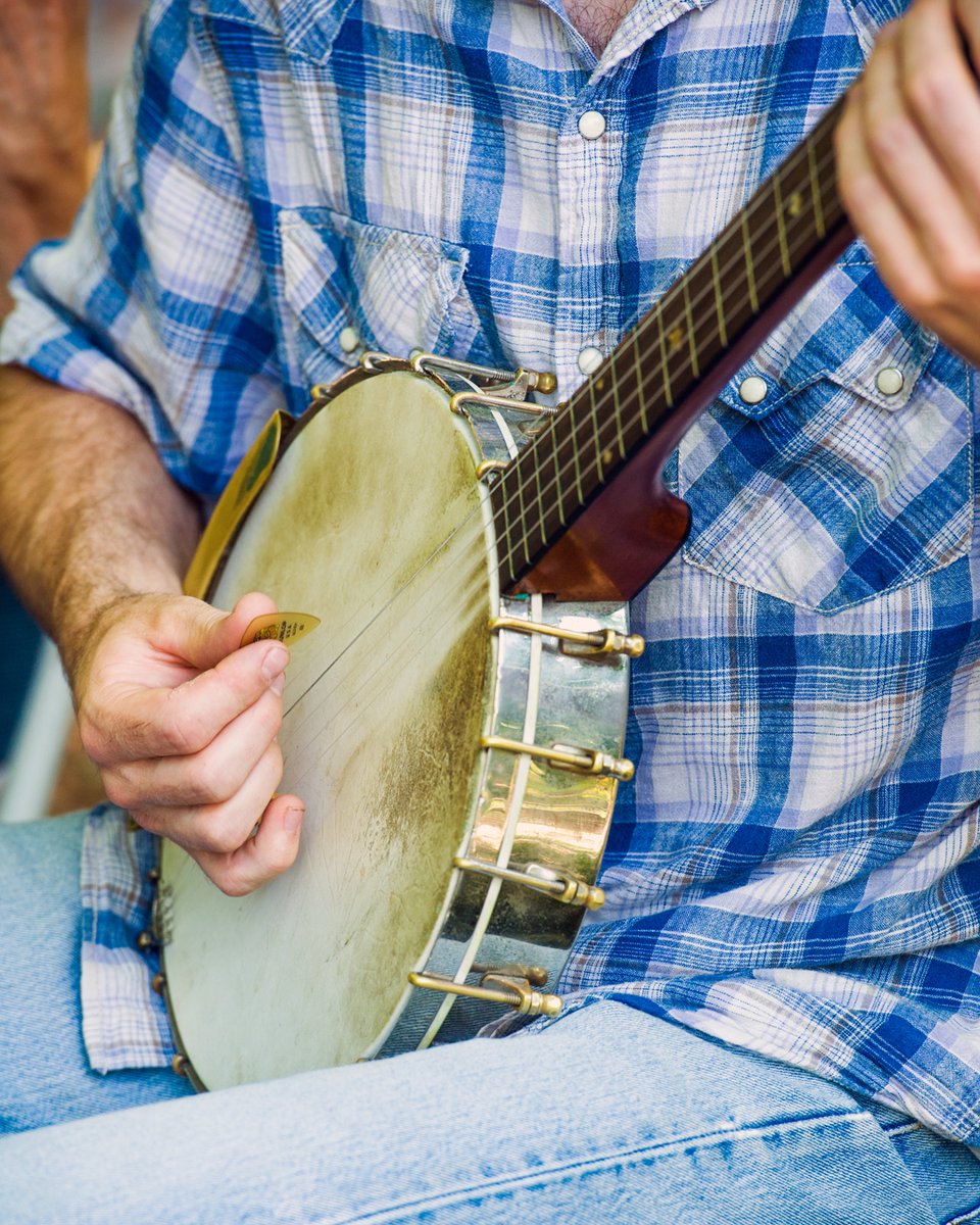 Mark your calendars! 🗓 As part of the Artosphere Festival, we are celebrating the Folk School of Fayetteville's one year anniversary. Join us on May 19 at 2pm for 6 Hours of Pickin' and Grinnin’! 🪕🥰 No tickets are required. Learn more here! >> bit.ly/PickinGrinnin