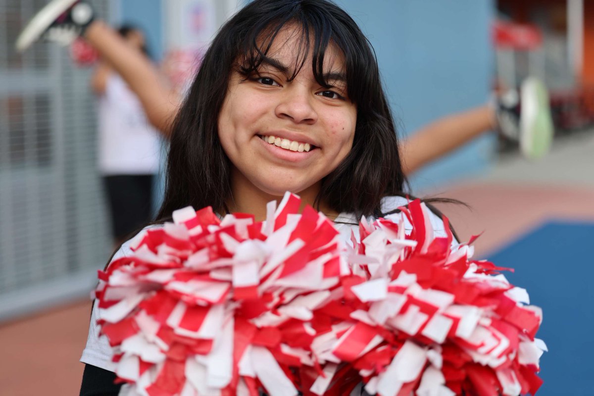 Let’s keep on cheering each other on! 🤸‍♀️ The students of Monsenor Oscar Moreno Charter School know how to support one another. Think Together is all about cheering each other on whether it’s about sports, STEM, art, or mental health. #support #sports #art #mentalhealth