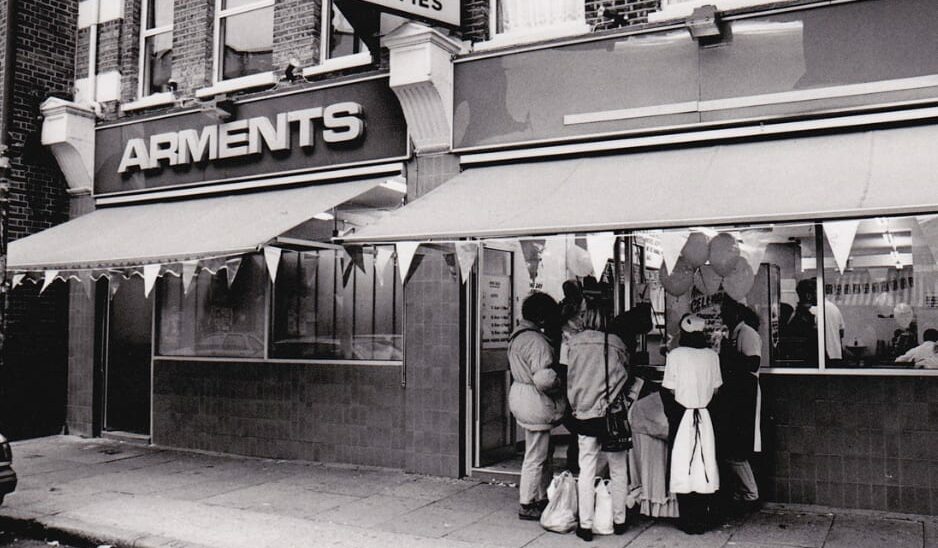 #Walworth Pie and Mash shop to celebrate 110th birthday TOMORROW Saturday April 13 Visitors, who are invited to come from 11.30am, can also expect freebies, Arments souvenirs and sweets. @WJARMENT #pieandmash southwarknews.co.uk/area/walworth/…