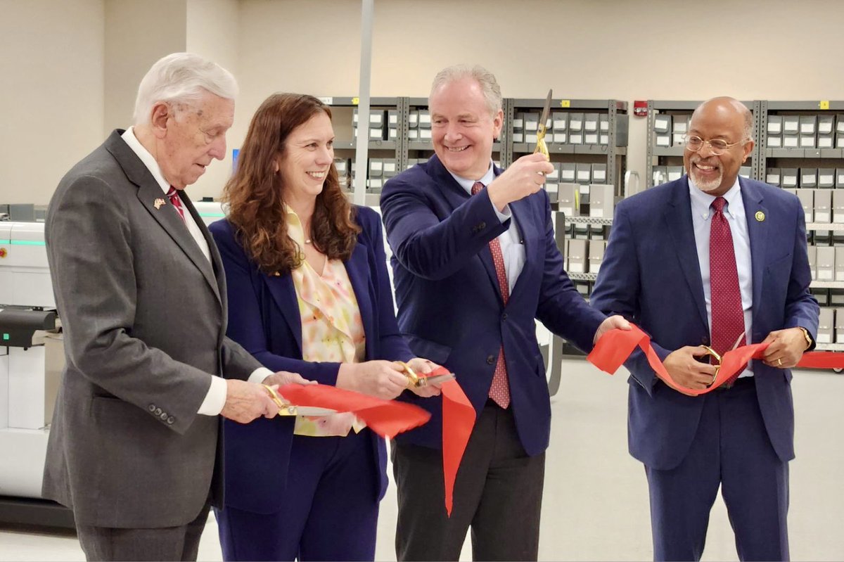 A banner day! We cut the ribbon on the new digitization center in our College Park, MD facility today. Thanks to @RepStenyHoyer @ChrisVanHollen @RepGlennIvey and the staff of @USNatArchives for making it happen.