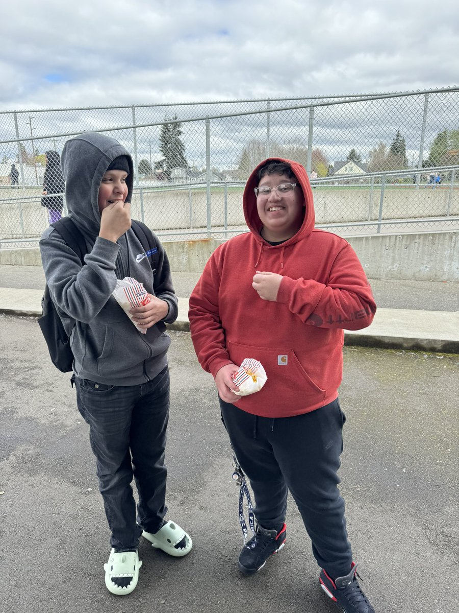 DrewBW_EPS's tweet photo. Popcorn Fridays mean freshed popped corn by Ms. Techau’s class! @EPS_NorthMS  @DrIanBSaltzman @EPS_Region2 https://t.co/T0BYb9G8Oj