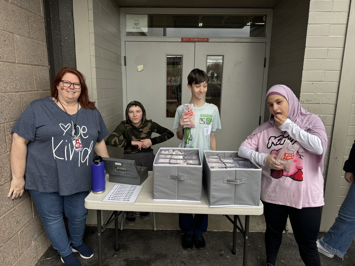 DrewBW_EPS's tweet photo. Popcorn Fridays mean freshed popped corn by Ms. Techau’s class! @EPS_NorthMS  @DrIanBSaltzman @EPS_Region2 https://t.co/T0BYb9G8Oj