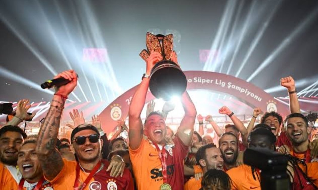 Yine yeniden herzaman şampiyon Galatasaray biz alıştık... Bu tablo değişmiyor nerede kupa varsa orada var aslan. 🏆🏆🏆🏆🏆🏆🏆🏆🏆🏆🏆🏆 🦁🦁🦁🦁🦁🦁🦁🦁🦁🦁🦁🦁
