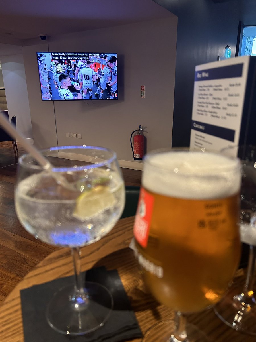 Date weekend in Cardiff 🥰 and managed to get our hotel barman to put <a href="/ospreys/">Ospreys</a> on for us to watch 🏉🏴󠁧󠁢󠁷󠁬󠁳󠁿#OurBloodIsBlack
