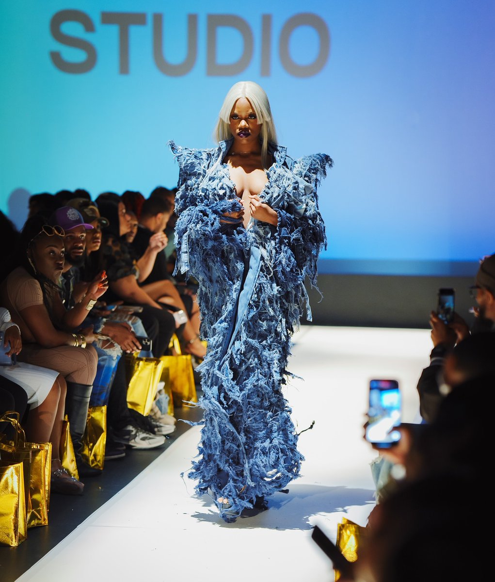 janetcollection (@janetcollection) on Twitter photo 📷 by @modelesquemarie: modelsinc Front Row Show 💥
Photographer📸: whoshotyapics
Designer😍: coinstarstudio
MUA👄: pixiezdiary
Hair Sponsor💇🏾♀️: <a href="/janetcollection/">janetcollection</a>
Hair Team💇🏾♀️: christolhair yourstrulysp 📷 by @modelesquemarie: modelsinc Front Row Show 💥
Photographer📸: whoshotyapics
Designer😍: coinstarstudio
MUA👄: pixiezdiary
Hair Sponsor💇🏾♀️: <a href="/janetcollection/">janetcollection</a>
Hair Team💇🏾♀️: christolhair yourstrulysp