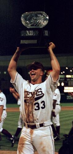 Also this evening, the legend and Hall of Famer himself - John Scheschuk - will be in the booth, along with members of the 1999 @AggieBaseball team being honored. It is going to be a blast tonight on the Texas A&M Sports Network 👍⚾️📻