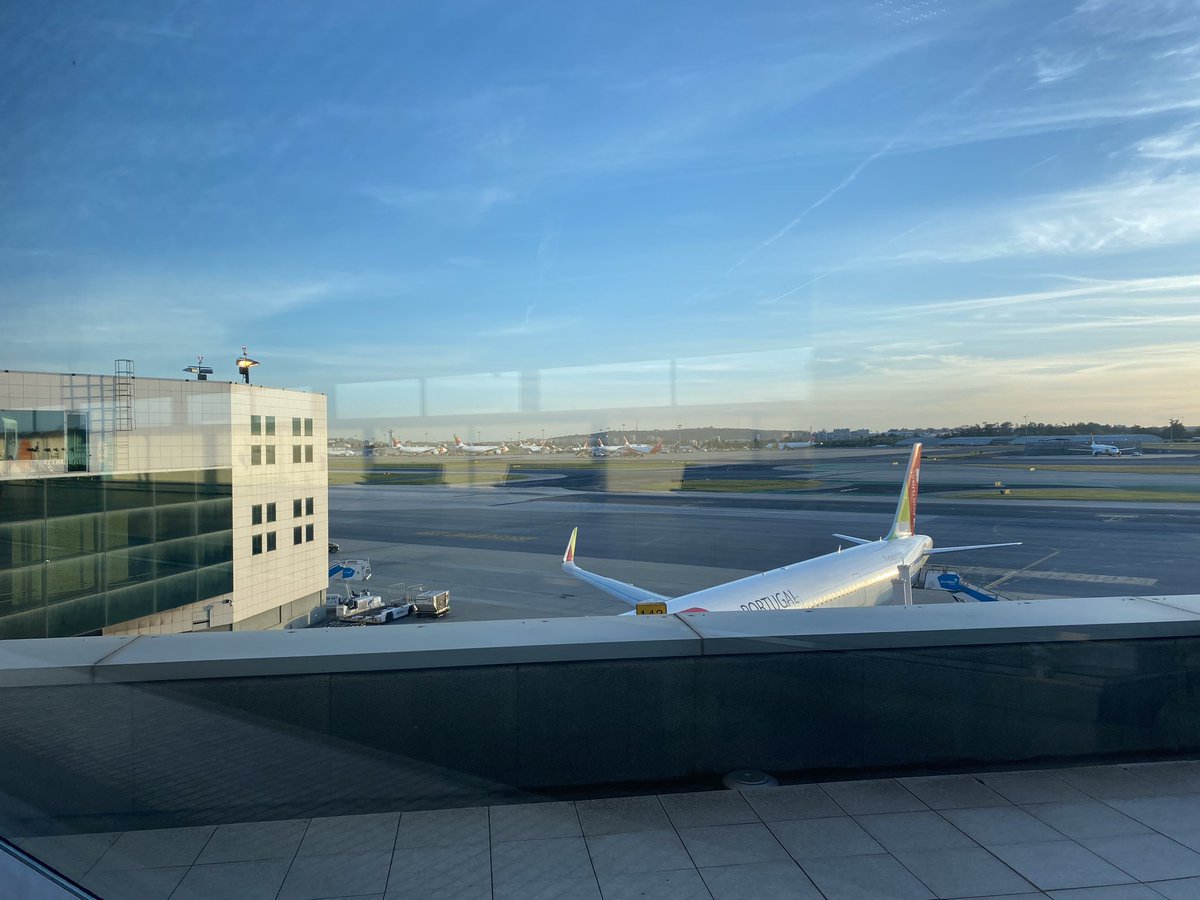 thuanpv_'s tweet image. Hello Lisbon #ICSE2024