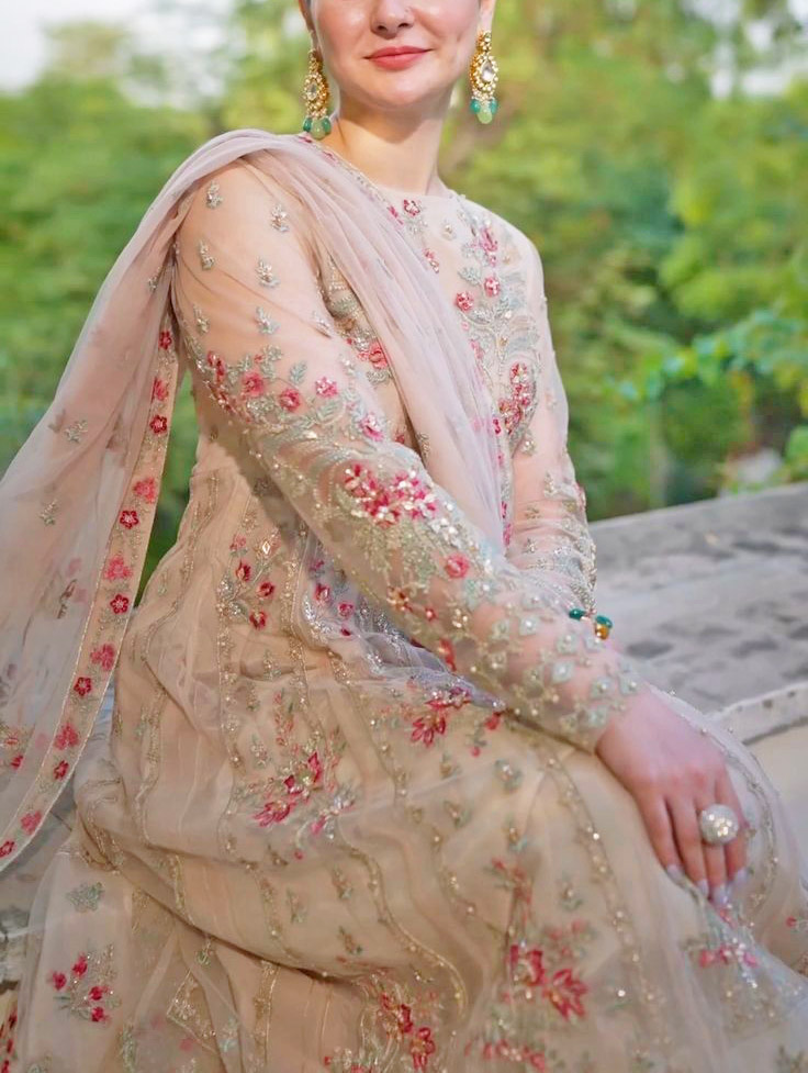 Causal Pakistani attire is the ultimate ethnic attire globally. Nothing comes close. Its elegance, comfort, and versatility make it a go-to option for any occasion. Not even exaggerating or siding just acknowledging a Fact (picked random google pictures which don't do justice)