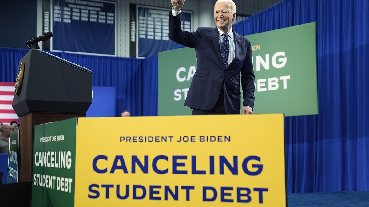 So who is ACTUALLY paying for these student loans, Joe? Daily Mail reveals who is footing Biden's $150 BILLION bid to 'buy votes' by wiping debt trib.al/PRmSbwh