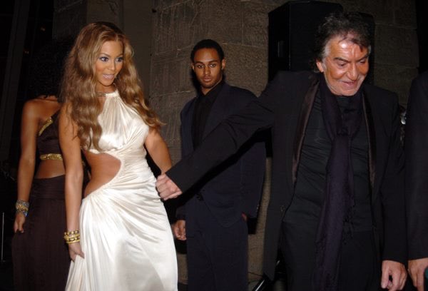 roberto cavalli passed away at 83 today. he was one of the first designers to dress beyoncé for her solo debut. cavalli has been an integral part of beyoncé’s iconic looks, from ‘naughty girl’ all the way to the ‘renaissance world tour.’ his legacy will live on forever…