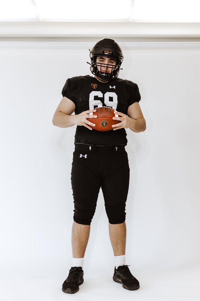 Thank you @JamesKilian and staff for an amazing Junior Day visit. Loved touring campus, meeting the coaching staff, and learning more about St. Olaf. Can’t wait to come back! @StOlafFB @CoachLucasKlein @mkleinschrodt20