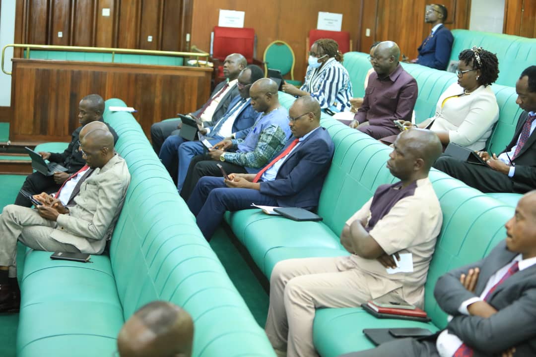 On the status of public universities, Hon. Twesigye urged gov’t to address the issue of understaffing to ensure that universities at least operate at 50%. “There are universities like Busitema which are operating at 10%, some universities have one professor.” #PlenaryUg