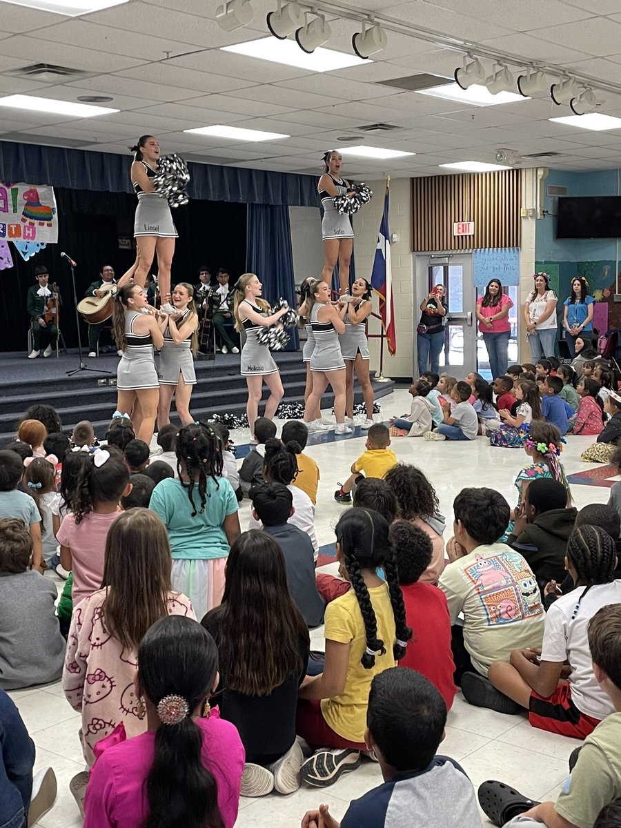 Our little Cougars were so impressed with the @NISDClark cheerleaders supporting them before the STAAR! #RootedColoniesNorth #RootedClark