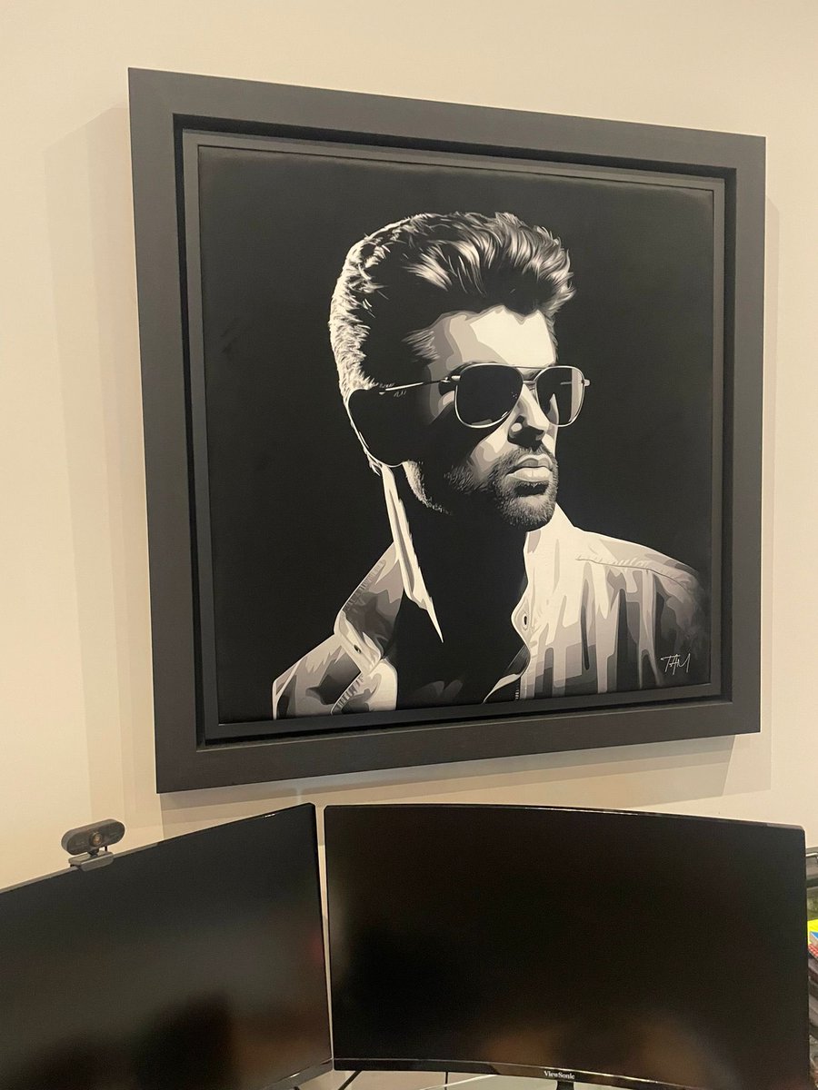 Tonight it was all about George!!! More happy customers with their fabulous new artwork from Hart Galleries . . . . . #georgemichael #faith #carelesswhisper #arr